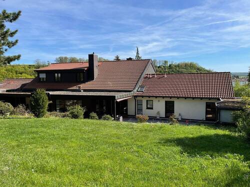Außenansicht Gartenseite - Mehrfamilienhaus, Wohnhaus in Scheinfeld zum Kaufen