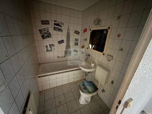 Bad - 3 Zimmer Etagenwohnung in Mülsen