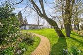 Blick auf das Poolhaus - 