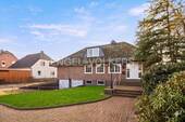 Hausansicht - 6 Zimmer Einfamilienhaus zum Kaufen in Norderstedt