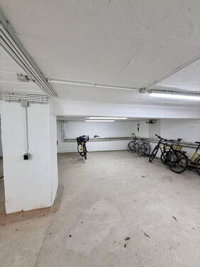 Allgemeiner Fahrradkeller - 