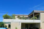 Blick vom Garten zum Balkon - 