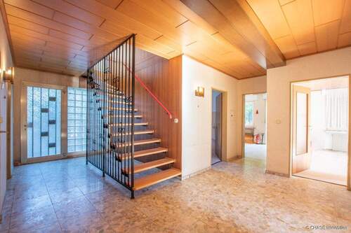 Wohndiele mit Hauseingang Souterrain - 