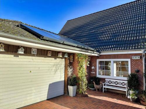 Garage und Eingangsbereich - 5 Zimmer Einfamilienhaus zum Kaufen in Tarp