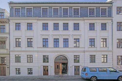 Hausansicht - Scheunenviertel: 2 Zi-Whg im VH 3. OG Mulackstraße (We12)