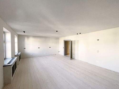 Küche und Wohnen - 2 Zimmer Etagenwohnung in Berlin