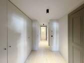 Flur zu den Privaträumen - Etagenwohnung mit 70,10 m&sup2; in Berlin zum Kaufen