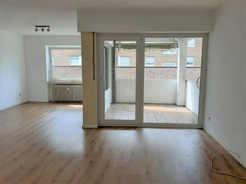 Wohnzimmer - 3 Zimmer Etagenwohnung zum Kaufen in Osnabrück