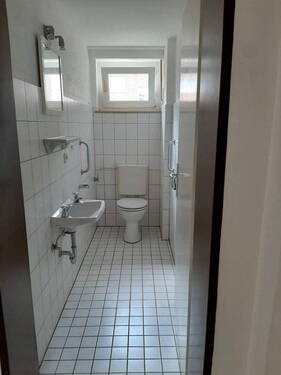 WC - 