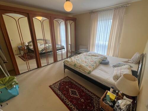 Großzügiges Schlafzimmer - 