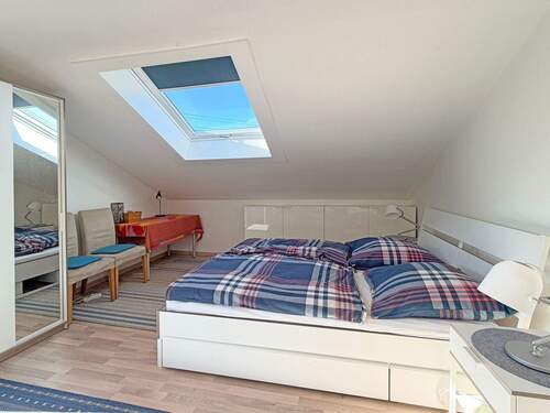 Schlafzimmer im Dachgeschoss (Whg. Süd/West) - 
