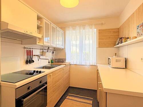 Moderne Küche im Erdgeschoss - 