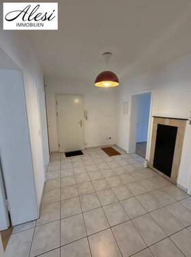 Wohnungsflur - 3 Zimmer Etagenwohnung zum Kaufen in Stuttgart