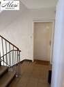 Treppenhaus - 3 Zimmer Etagenwohnung in Stuttgart