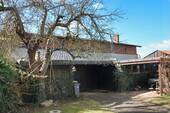 Nebengebäude mit Carport - 