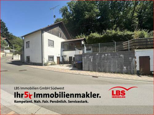 Außenansicht - Charmantes Einfamilienhaus mit Einliegerwohnung in naturnaher Lage - Provisionsfrei