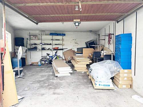 Weitere große Garage - 