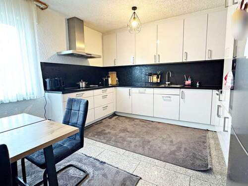 Einbauküche inklusive - 7 Zimmer Mehrfamilienhaus, Wohnhaus zum Kaufen in Rangendingen