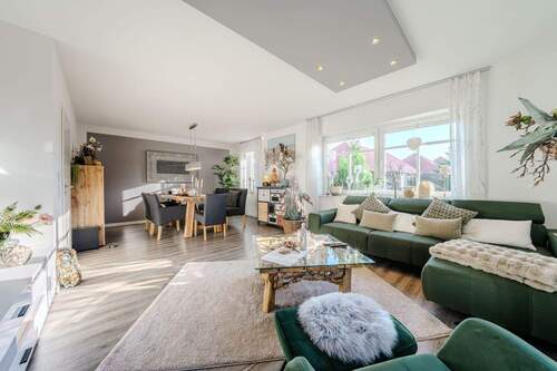 Wohnzimmer - 5 Zimmer Doppelhaushälfte zum Kaufen in Hage