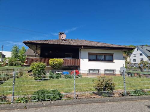 Vorderansicht - Einfamilienhaus mit 137,00 m&sup2; in Bad Marienberg / Langenbach zum Kaufen