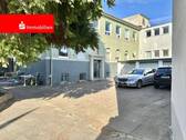 Gebäudeansicht - 2 Familienhaus inkl. 4 Garagen - OF-Bieber