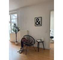 Lichtdurchflutete, schicke 2,5 Zimmer Wohnung mit Balkon - Pforzheim Weststadt