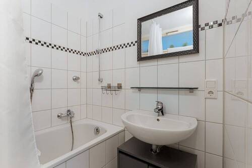 Bad - Etagenwohnung mit 45,00 m&sup2; in Köln zum Kaufen