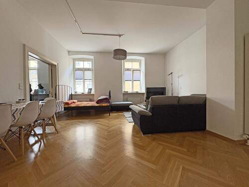 Wohnraum - 2 Zimmer Etagenwohnung zum Kaufen in Regensburg