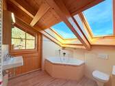 Wannenbad im Dachgeschoss - 