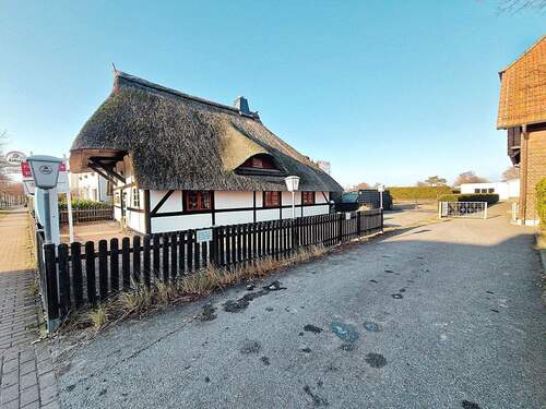 Bild 1 - Historisches Reetdach Haus Restaurant Schipperhus 18347 Ostseebad Dierhagen, Strandstraße 6