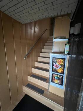 Treppe EG ins OG Haupthaus - 