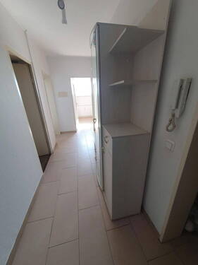 Flur 1 - 2 Zimmer Etagenwohnung zum Kaufen in Hannover
