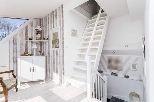 Aufstieg zum Spitzboden - 