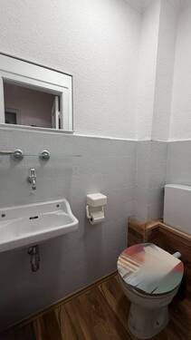 separates WC - 