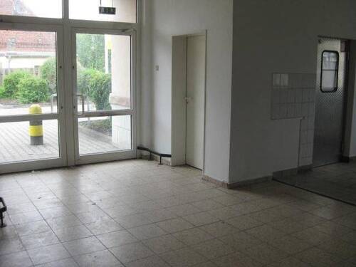 Gr. Schönebeck, seitl. Eingangsbereich - 