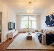 Wohnen mit Stil: 4-Zimmer-Gründerzeitaltbau mit Stuck und Südbalkon - Berlin Lichterfelde