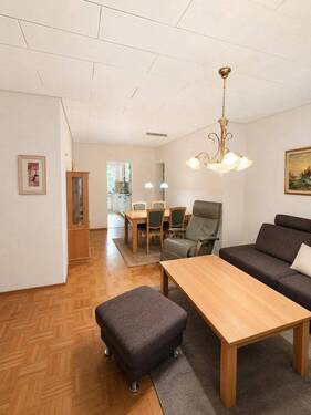 Wohn-/Esszimmer - 