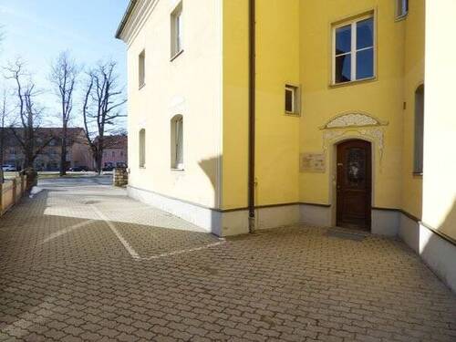Parken am Haus - Büro in Neumarkt in der Oberpfalz zur Miete