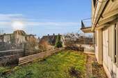 Südseite Terrasse und Grünfläche - 