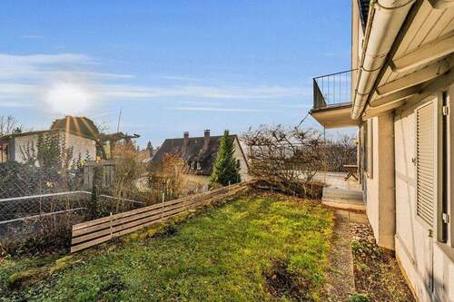 Südseite Terrasse und Grünfläche - 