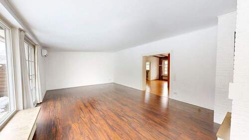 Wohnzimmer mit angrenzender Terrasse - 