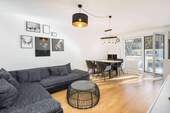 Wohn-/Essbereich - Modern geschnittene 2-Zimmer-Wohnung mit Balkon und idealer Anbindung an den ÖPNV