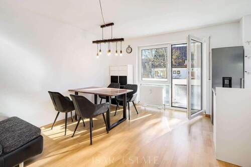 Wohn-/Essbereich - Etagenwohnung mit 50,00 m&sup2; in München zum Kaufen