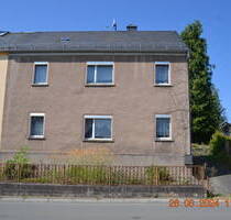 Wohnhaus mit Garage und großem Grundstück zu verkaufen - Birkenhügel