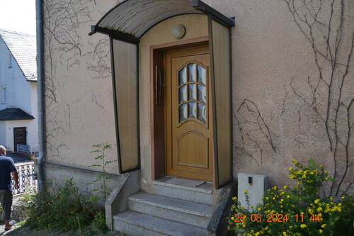 Auseingang - 5 Zimmer Mehrfamilienhaus, Wohnhaus zum Kaufen in Birkenhügel