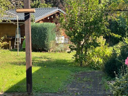 Blick Richtung Gartenhaus - 