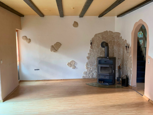 Wohnzimmer Hauptgebäude - Mehrfamilienhaus, Wohnhaus mit 270,00 m² in Neuenrade zum Kaufen