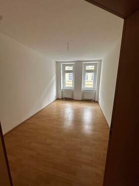 Wohnstube.jpeg - 2 Zimmer Etagenwohnung in Weißenfels