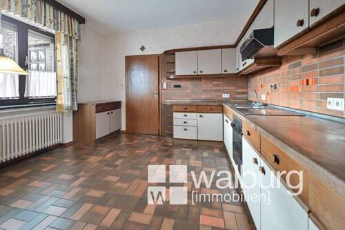 28 Küche mit Platz für den Esstisch - 