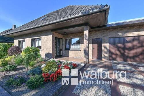 6 Ansicht Auffahrt Garage und Eingang - 6 Zimmer Einfamilienhaus in Haselünne